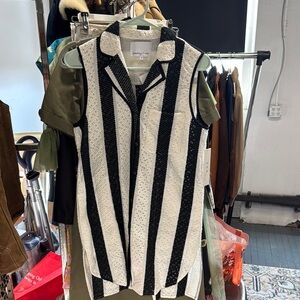 Symphony + Note Black and White Textured Top